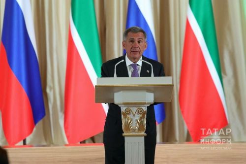 Татарстан Рәисе Рөстәм Миңнеханов Республика көне белән котлады