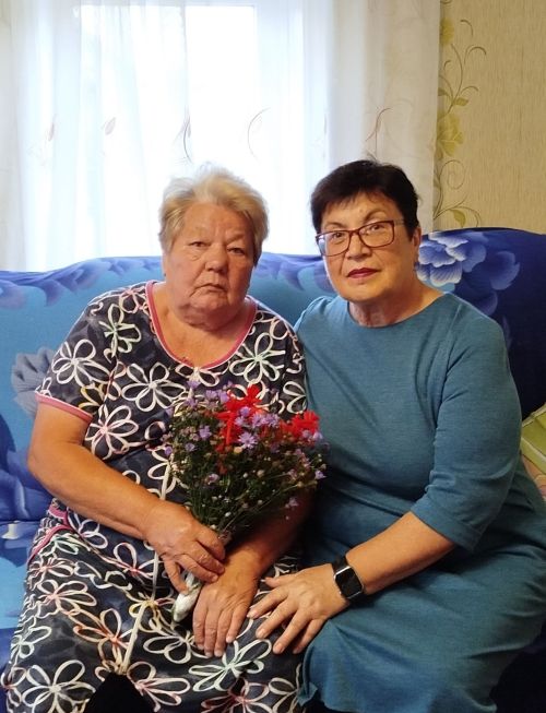 Мичурин авылында Белем көнендә лаеклы ялдагы укытучының хәлен белешкәннәр