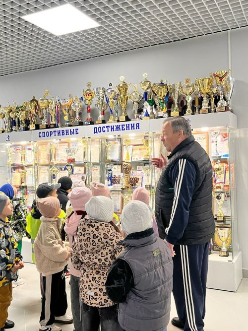 Лениногорскиның нәниләре спорт мәктәбе белән танышты