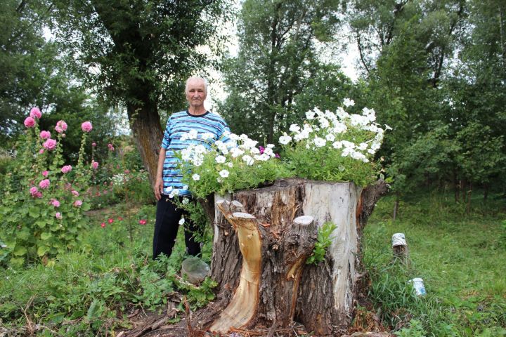 Урдалыда яшәүче Вагизовлар гаиләсе  су буен гөлбакчага әйләндергән (ФОТОЛАР)