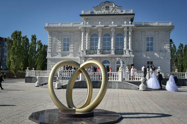 Лениногорск ЗАГСында атна уртасында, серле датада туйлар гөрләде