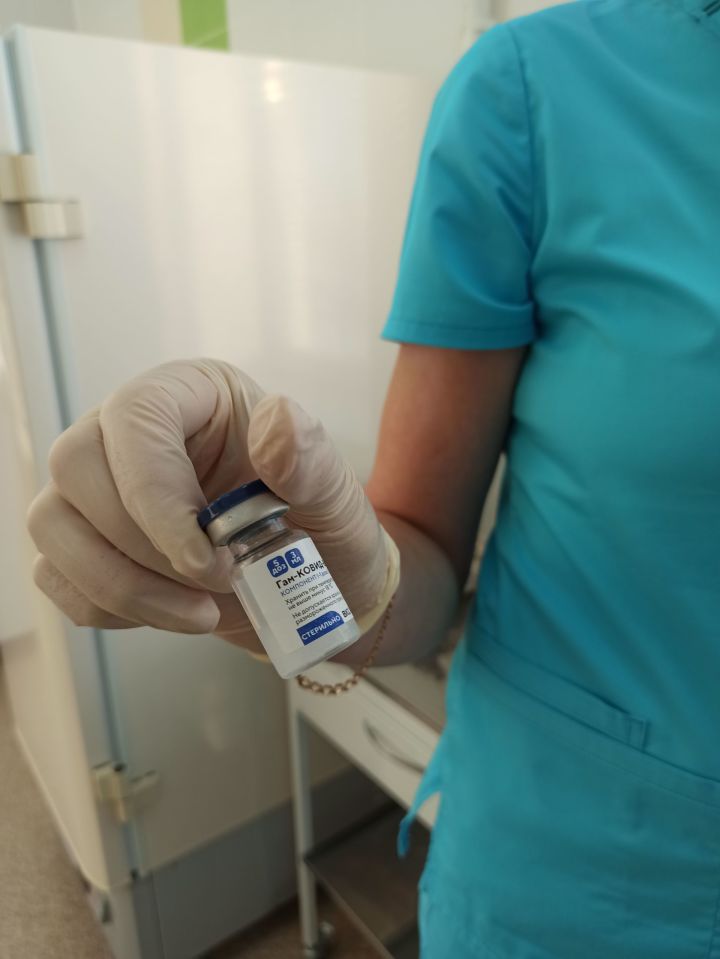 Лениногорск халкы коронавирустан вакцина алуны дәвам итә