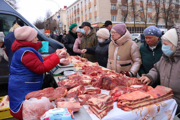 «Булганда алып калыгыз»: Татарстанда ит кытлыгы бармы?