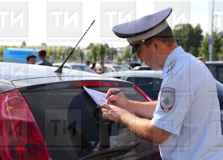 Автоинспекторлар рульгә ялган «права» белән утырган мәктәп укучысын тоткан