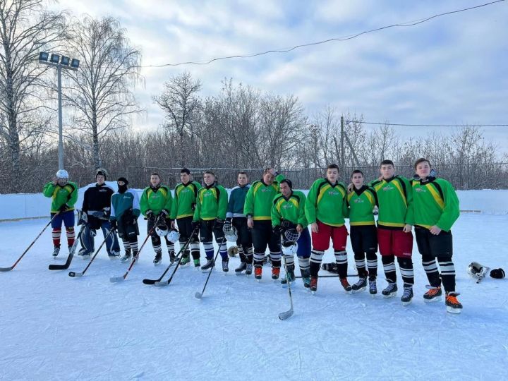 Лениногорск районы Шөгер авылында хоккей сезоны ачылды
