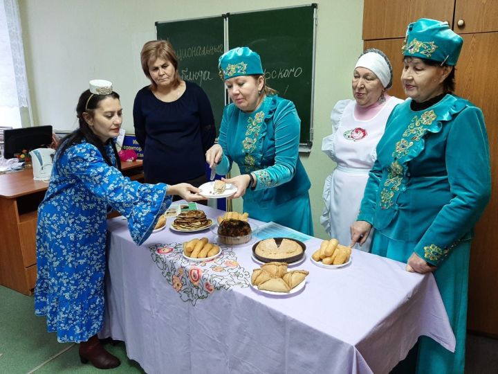 Лениногорскиның «Исток-Башлангыч» үзәгендә татар халкының милли ризыклары турында сөйләштеләр