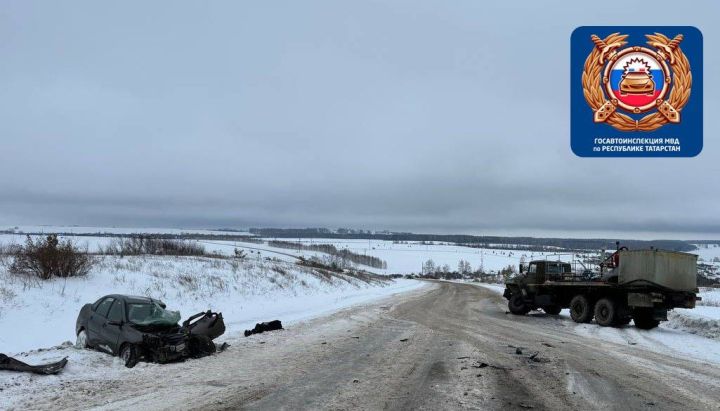 Лениногорск районында «Лада» машинасы шоферы «Урал» белән бәрелешеп, һәлак була