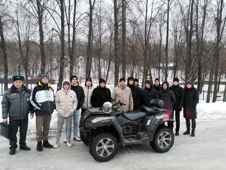 Лениногорскилылар мототранспорт чараларын йөртү буенча имтихан тапшырды