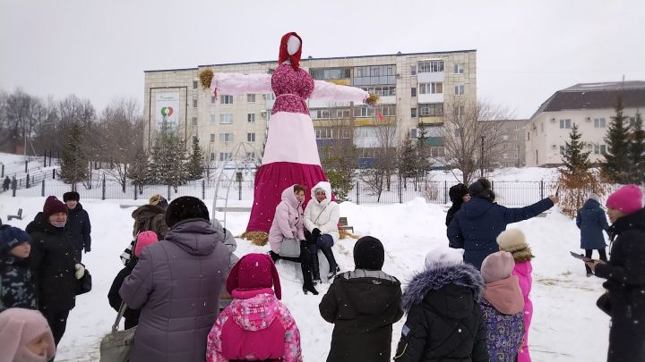 Лениногорскида «Масленица» бәйрәме үтте (+фотолар)
