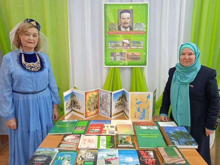 Куакбашта бөек галим Габдерәхим Утыз Имәнинең шәҗәрәләре буенча китап тәкъдим иттеләр