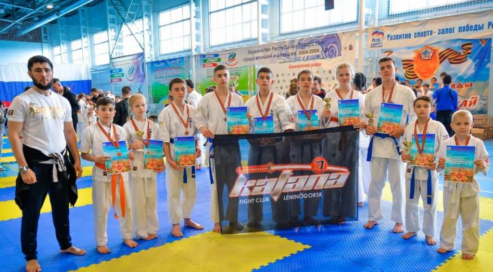 Лениногорскиның Киокусинкай каратэ көрәшчеләре медальләр алып кайтты