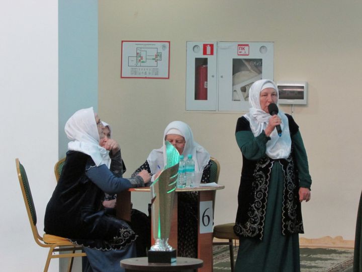 “Гыйлем нуры” интеллектуаль бәйгесендә Лениногорск командасы җиңүче булды