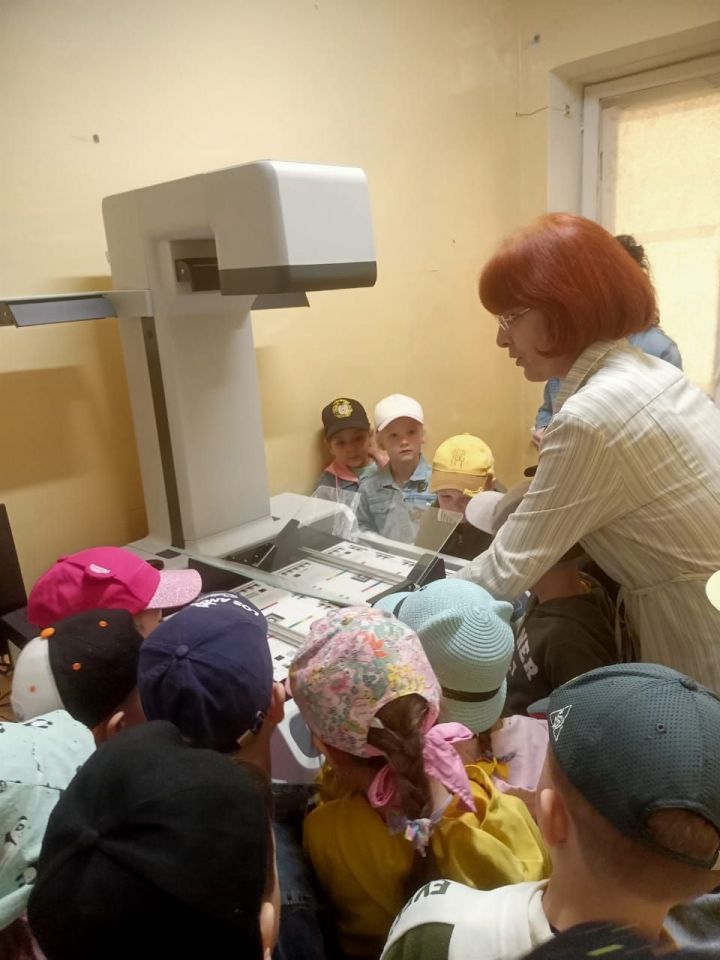 Лениногорскиның 29 нчы балалар бакчасы нәниләре архивта экскурсиядә булдылар