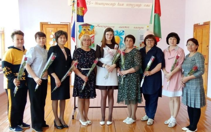 Урмышлы мәктәбе укучысы имтиханнарын барысын да “бишле” билгесенә тапшырган
