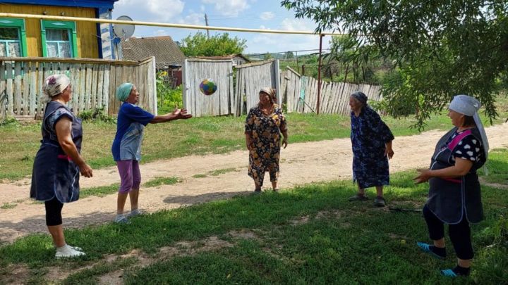 Урдалының өлкән яшьтәгеләре яшьлектәге спорт уеннарын искә төшерделәр