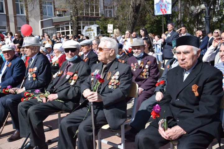 Россиядә 1 февральдән сугыш ветераннарына социаль түләүләрне арттырачаклар