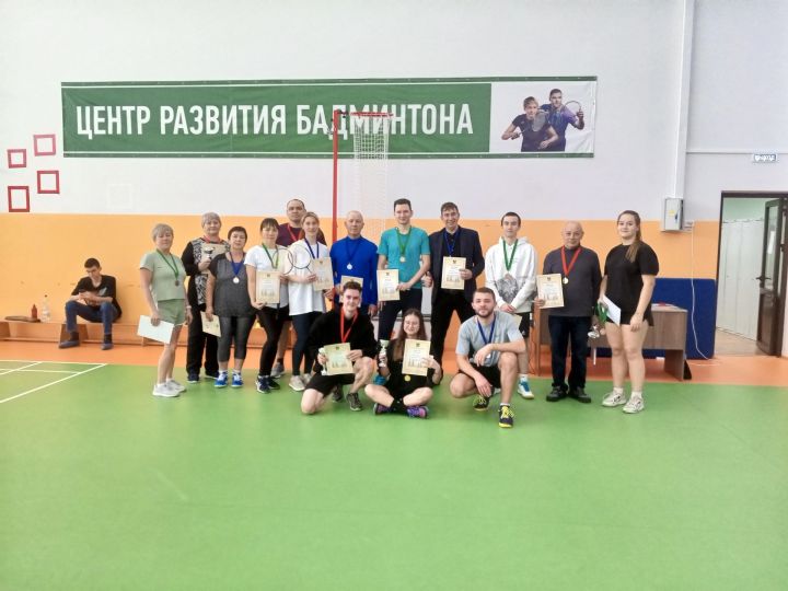 Лениногорскида шәһәр башлыгы Кубогына бадминтон уйнадылар