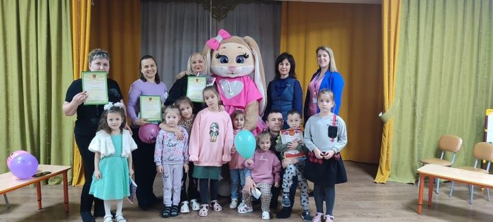 Лениногорск Социаль фонды традицияләрне саклаучы гаиләләргә Рәхмәт хатлары тапшырды