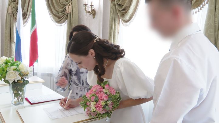 Кыска вакытлы ялга кайткан хәрби якташыбызның тормышында шатлыклы вакыйга булды