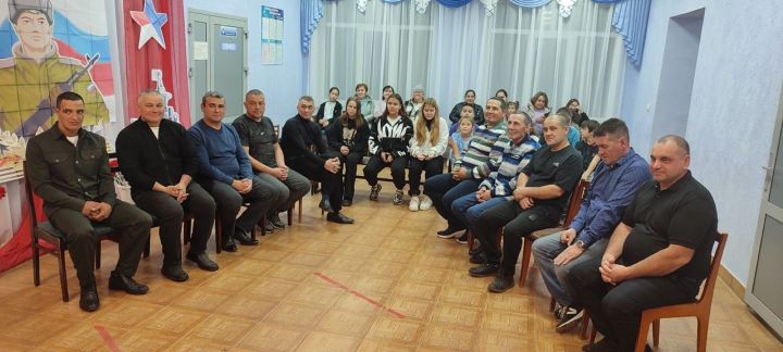 Куакбаш  авылы мәдәният йортында әтиләргә бәйрәм кичәсе оештырдылар