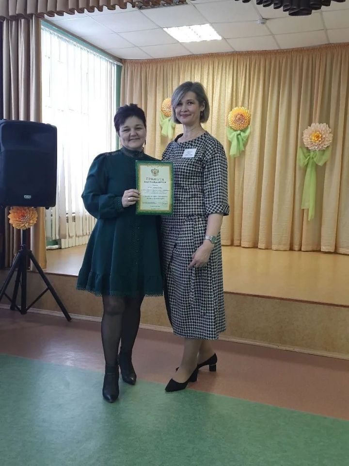 Лениногорскида Роза Гыймаева «Иң яхшы татар теле укытучысы» бәйгесендә муниципаль этап җиңүчесе булды