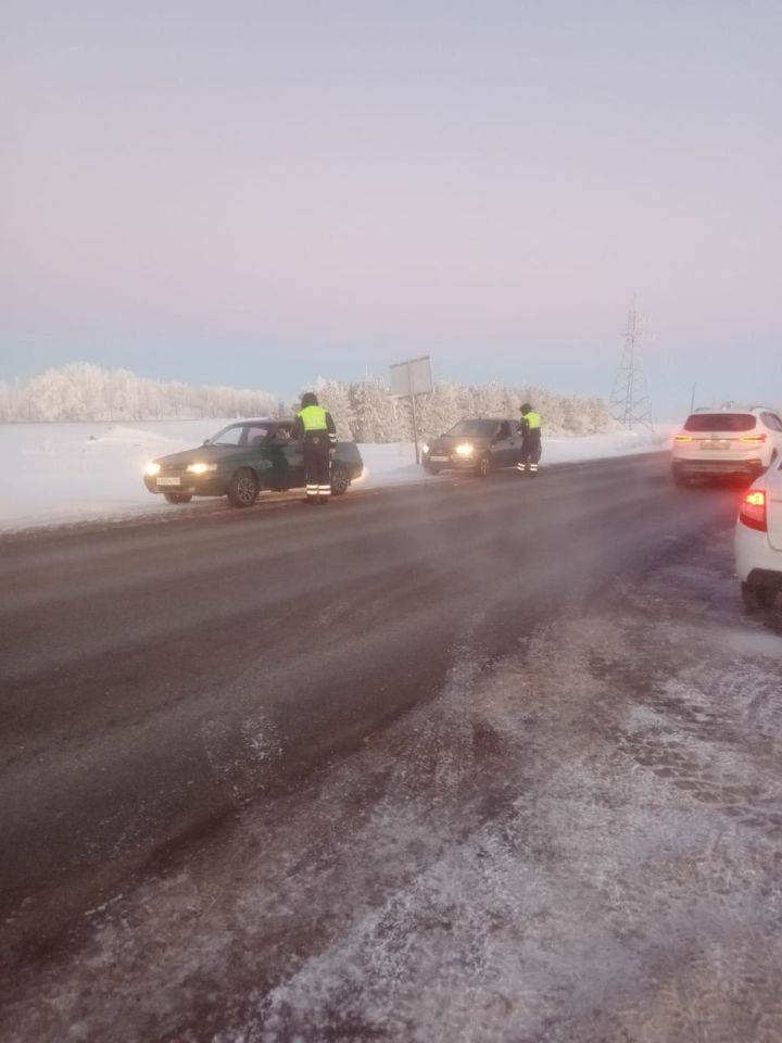 Лениногорск ДАИ хезмәткәрләре исерек хәлдә рульгә утыручыларны ачыклауга юнәлтелгән рейд үткәрде