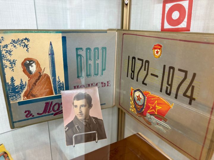 Лениногорскиның Туган якны өйрәнү музеенда өч сугыш хәрбиләре һәм хәрби киемнәргә багышланган күргәзмә эшли башлады (+фотолар)