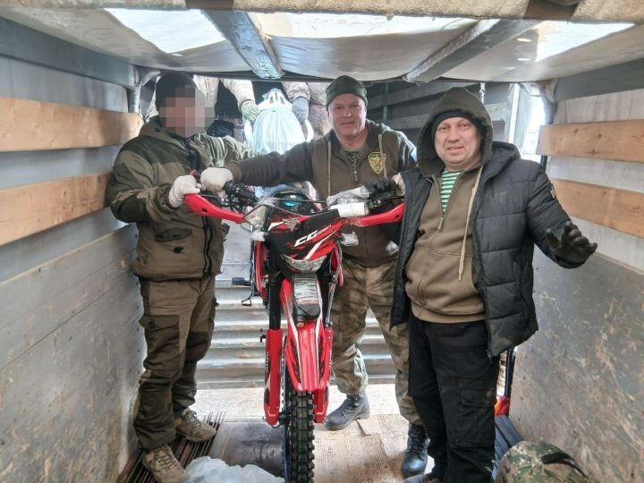 Лениногорскидан ике “Газель” машинасы төялгән гуманитар йөк хәрбиләргә барып җитте