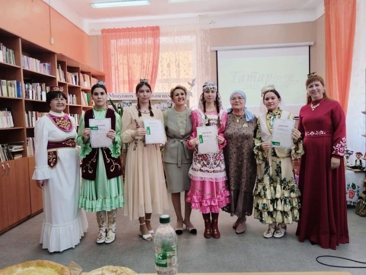 “Татар кызы- 2025” муниципаль бәйгесендә җиңүче - Иске Иштирәк мәктәбеннән Рүзилә