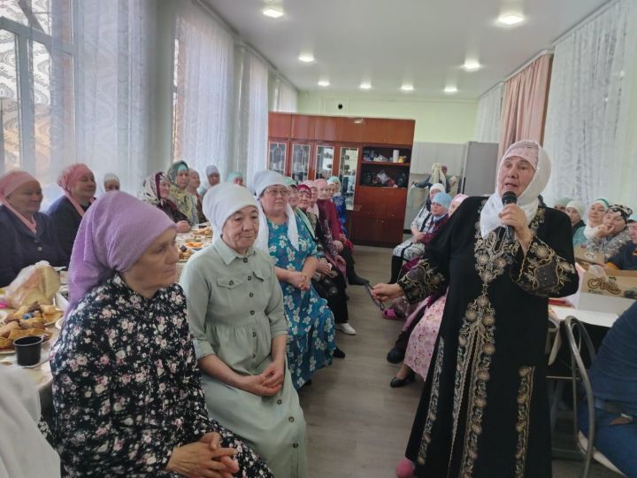 Зәй-Каратай авылында әдәп-әхлак үрнәкләренә таянып, Каюм Насыйриның 200 еллыгына багышланган чара узды