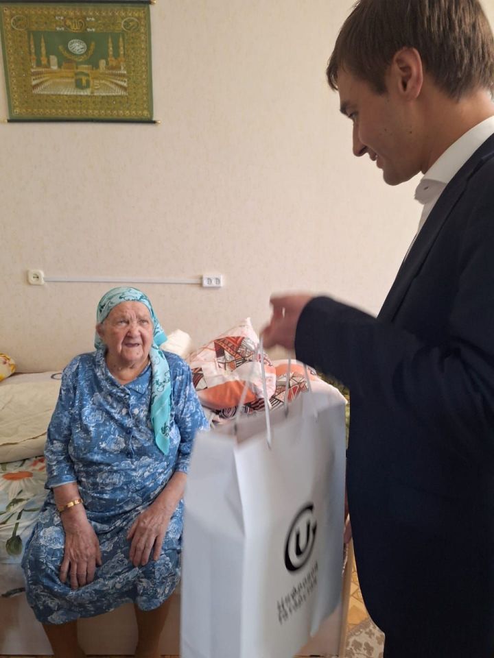 Якташыбыз Кәримә Хәлфетдинова: «Бүгенге нигъмәтләрне әти белән әнигә күрсәтергә иде»