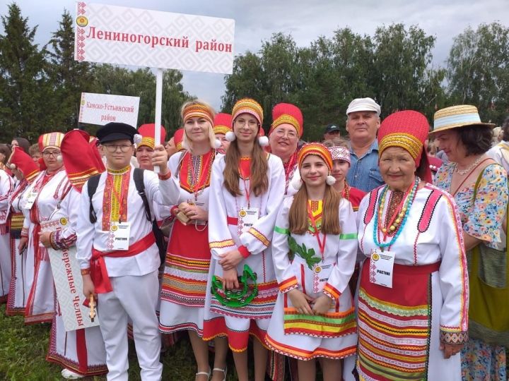 Лениногорскиның «Эрзянка» ансамбле һәм «Вишка лейне» балалар ансамбле мордва бәйрәмендә Тәтештә чыгыш ясадылар