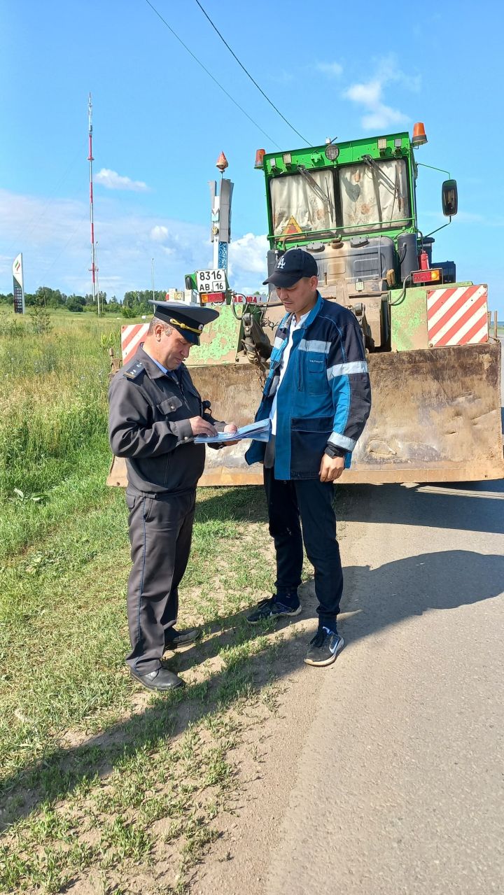 Лениногорск районында үзйөрешле машиналарны һәм тагылмаларны эксплуатацияләү буенча профилактика чаралары дәвам итә
