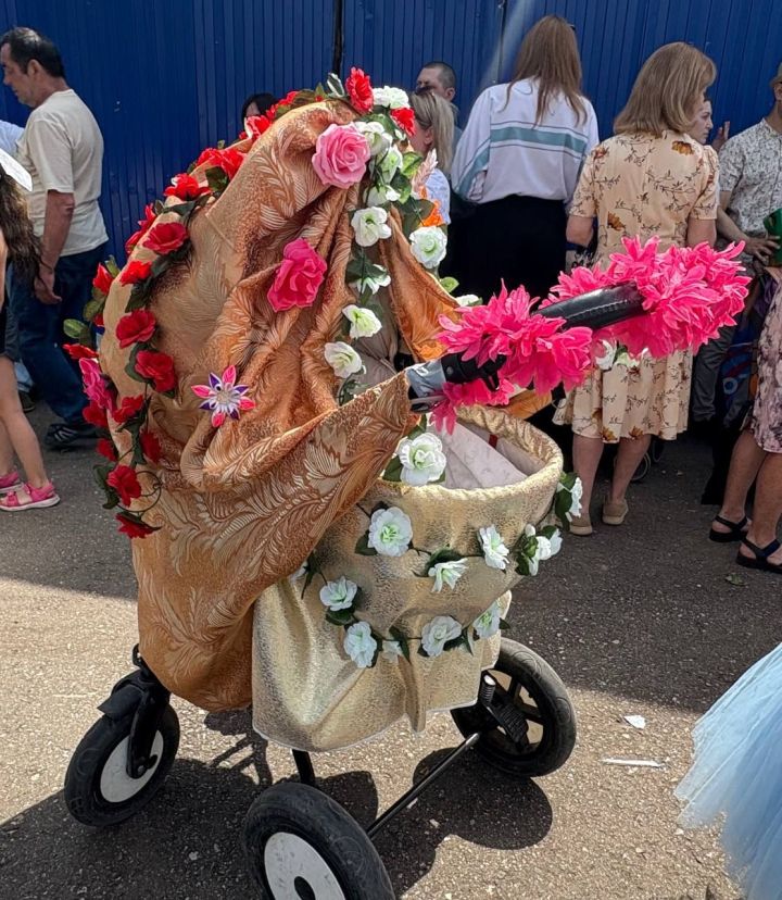 Лениногорскида  коляскалар парады конкурсында 9 гаилә катнашты