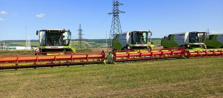 Лениногорск район кырларына быелгы урып-җыю вакытында 61 комбайн чыгачак