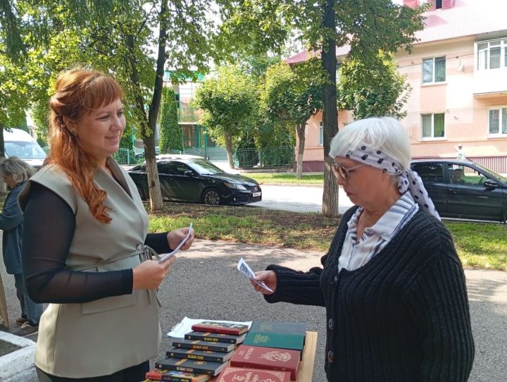 Лениногорскиның үзәк китапханә хезмәткәрләре әдәби экскурсия үткәрде