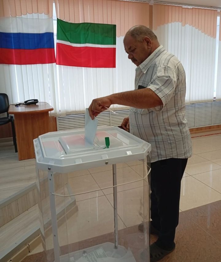 Лениногорск үзәк хастаханәсендә вакытлыча сайлау участогы эшли