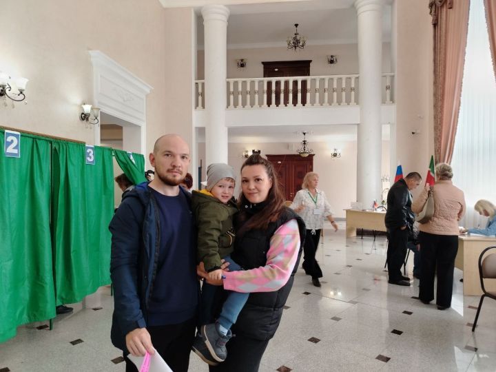 Лениногорскида сайлауга гаиләләре белән килүчеләр күп булды