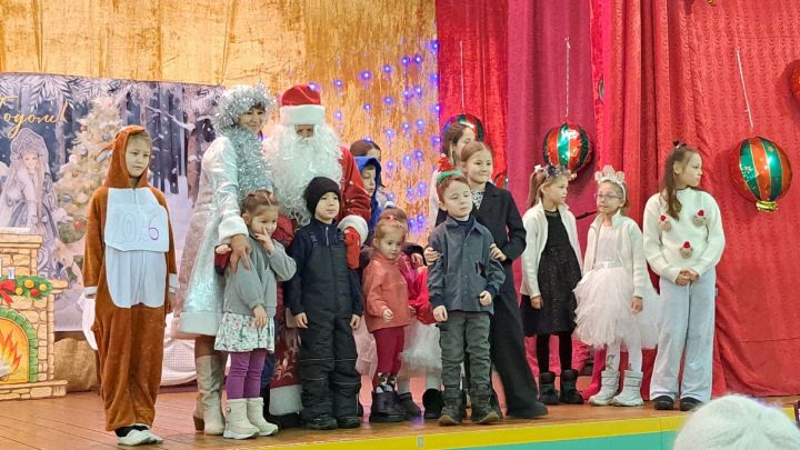 Районыбыз авыл мәдәният йортларында балалар өчен Чыршы бәйрәмнәре уза