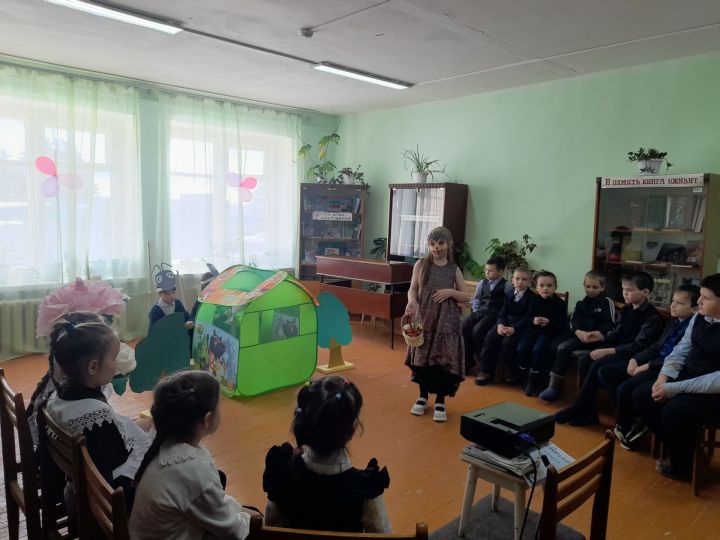 Иске Иштирәк авылы китапханәсендә Балалар һәм яшүсмерләр китап атналыгы театральләштерелгән тамаша белән тәмамланды (+фотолар)