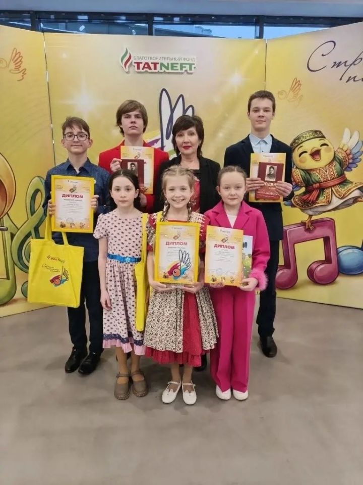 Лениногорскиның яшь талантлары «Сандугач сайрар илем»дә лауреатлар булды