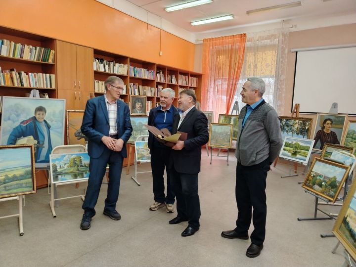Лениногорскиның  Г.Тукай исемендәге үзәк китапханәсендә «Минем тыныч илем» күргәзмәсе ачылды (+бик күп фотолар)