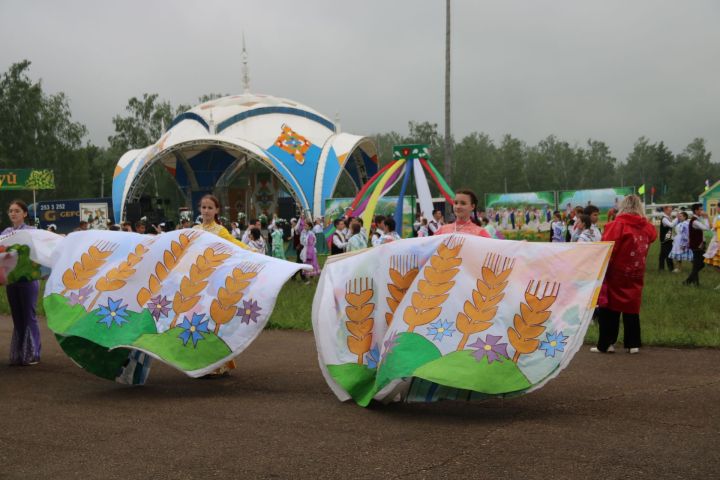 Сабантуй бәйрәме мөбарәк булсын!