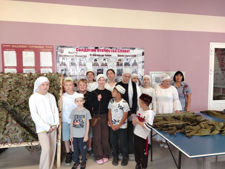 Зәй-Каратай авылы мәдәният йортында балалар белән хәрби хәрәкәтләр ветераннары көнен искә алдылар