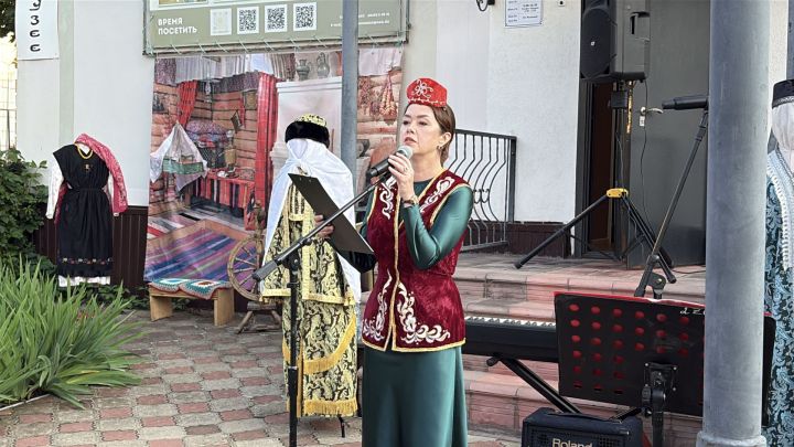 Лениногорскида «Калфак - милләт көзгесе» чарасында катнашучылар калфак ясап карады (+фотолар)