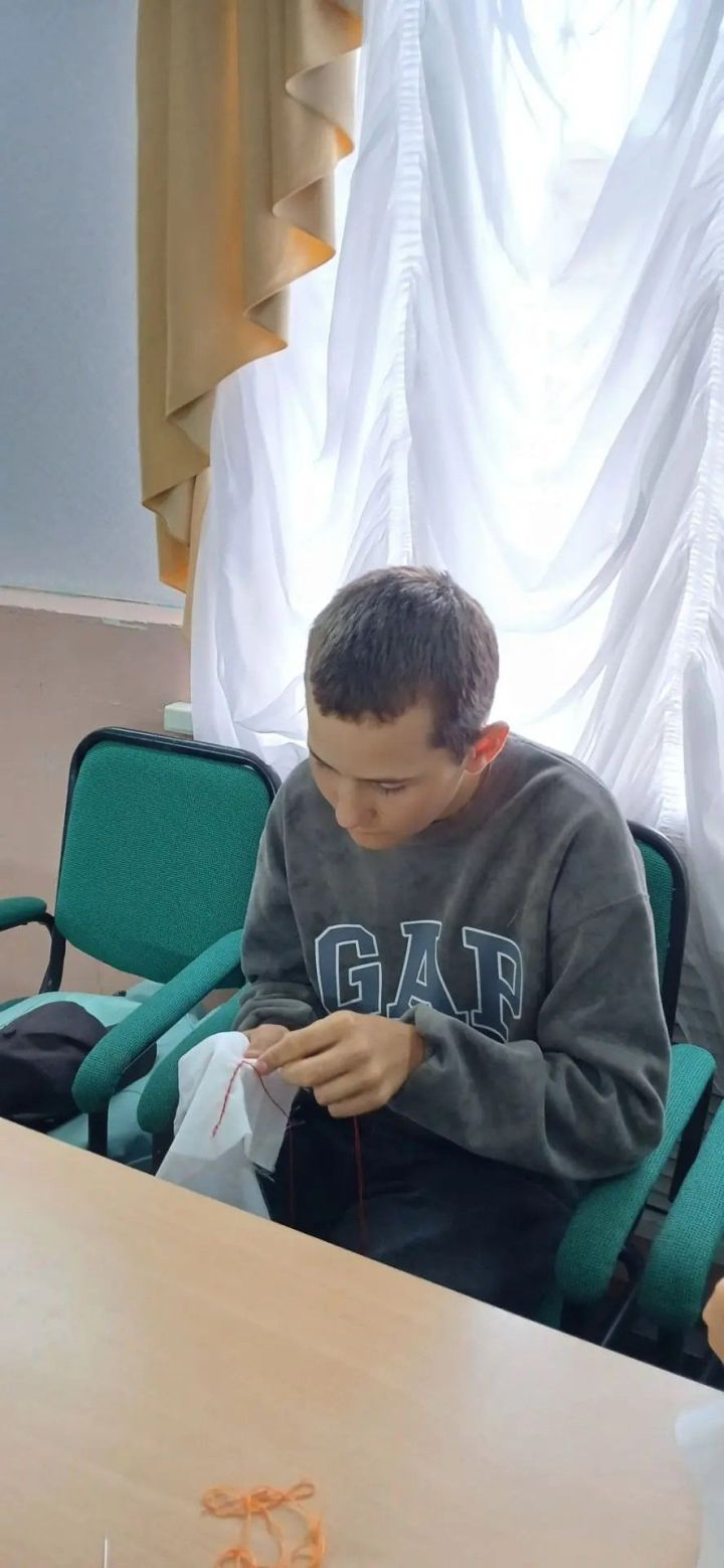 Иске Шөгер авылы мәдәният йортында балаларны кул эшенә өйрәтәләр