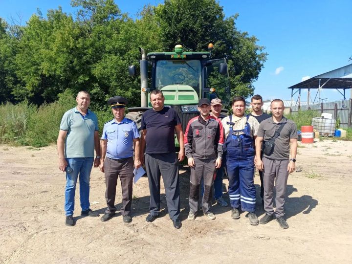 Лениногорскида үзйөрешле машиналар белән идарә итү хокукына имтихан тапшырдылар