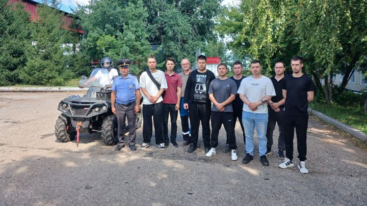 Лениногорскида үзйөрешле машиналар белән идарә итү хокукына имтихан тапшырдылар